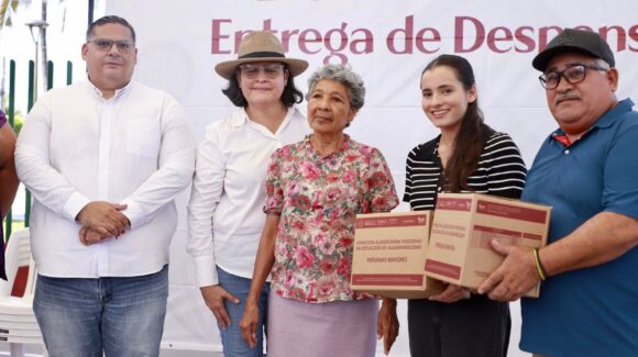 Hacen entrega de mil 684 despensas a familias de la zona urbana y rural de Mazatlán, Sinaloa
