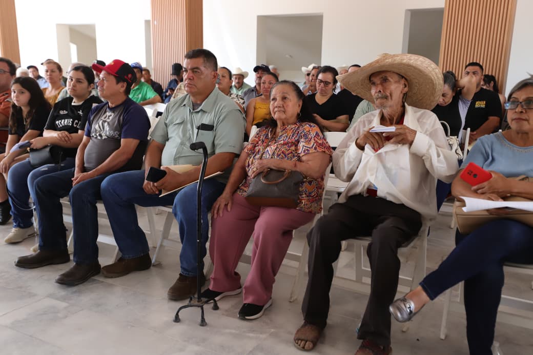 entrega de finiquitos del programa "Volver a Crecer"