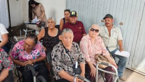 entrega dif mocorito 80 aparatos funcionales a adultos mayores mujeres