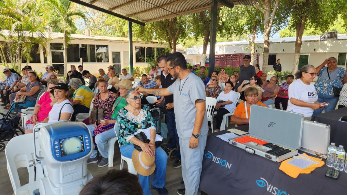 entregan 90 lentes gratuitos a familias de guasave sin