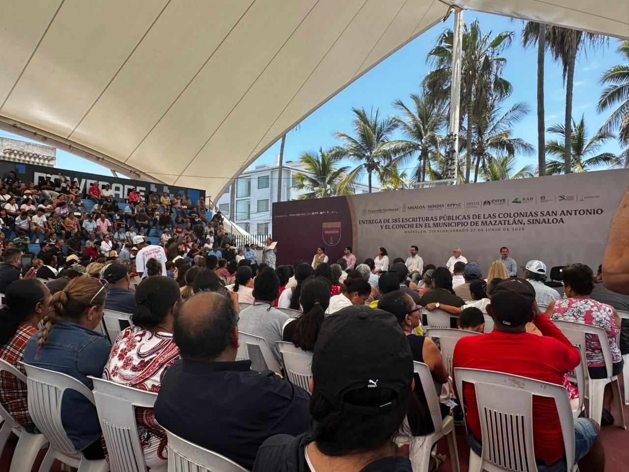 Entregan escrituras a familias de El Conchi y San Antonio, en Mazatlán