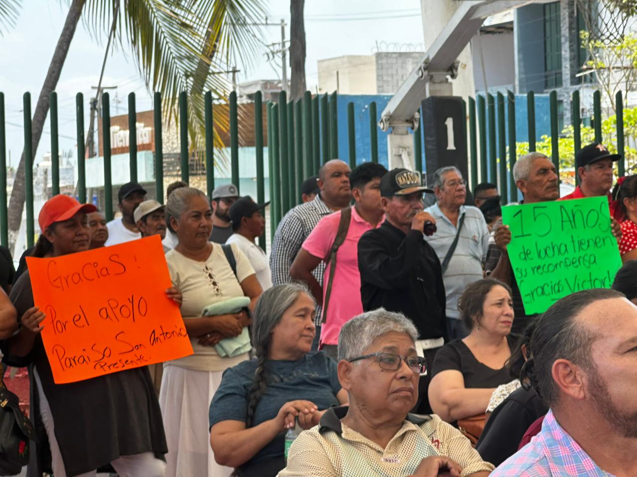 Entregan escrituras a familias de El Conchi y San Antonio, en Mazatlán