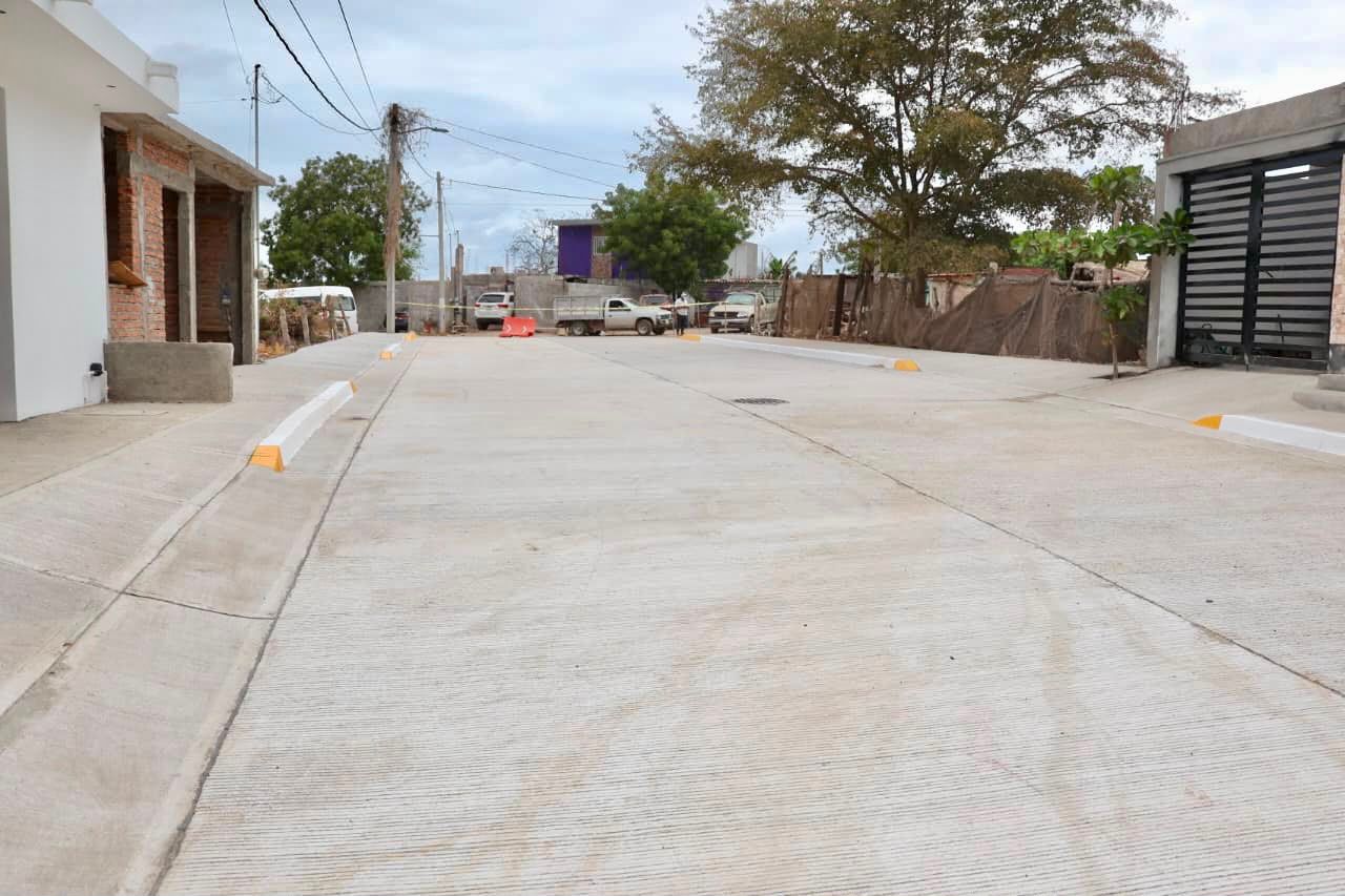 Entregan pavimentación en la Col. Rincón de Mazatlán, Sinaloa