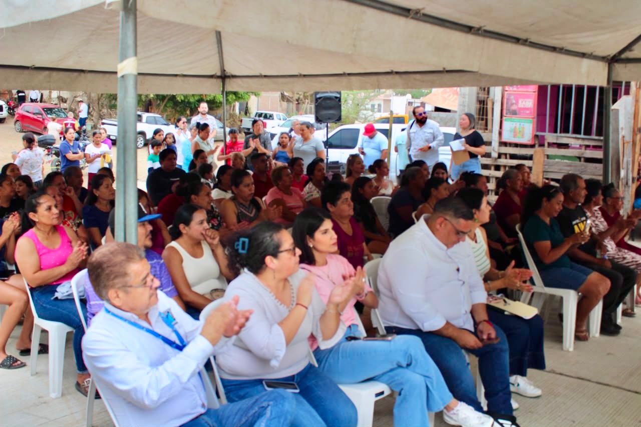 Entregan pavimentación en la Col. Rincón de Mazatlán, Sinaloa
