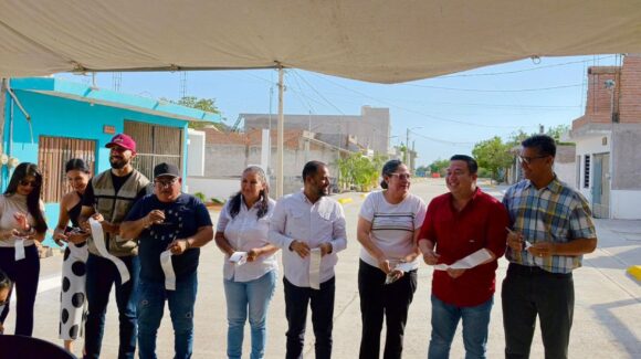 Entregan pavimentación y redes hidrosanitarias en la colonia Rincón de Mazatlán, Sinaloa