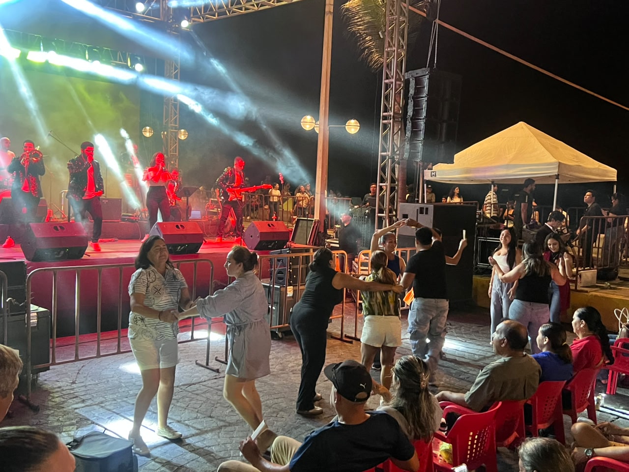 Escenario de Las Grandes Bandas conquista en el Día de la Música en Mazatlán