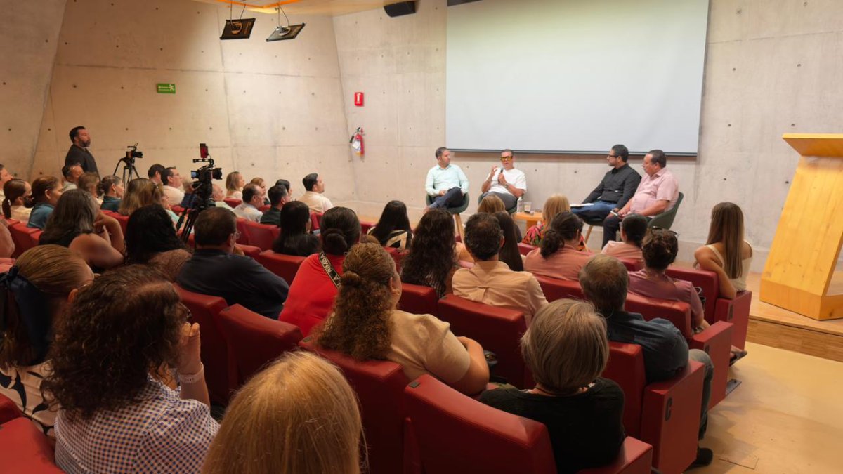 especialistas y ciudadanos dialogan sobre la construccion de paz en culiacan lugar