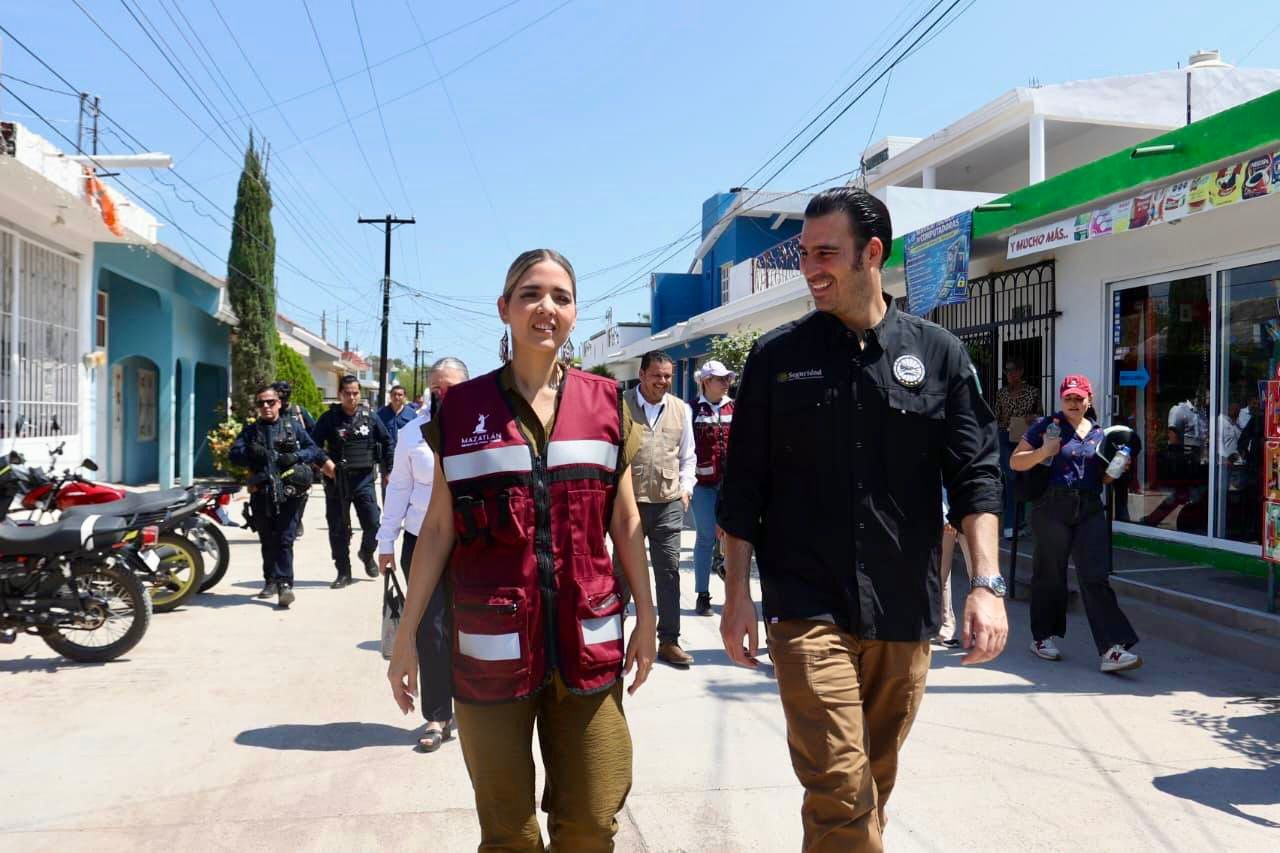 Estrella Palacios y Miguel Torruco recorren Villa Unión por Jornada de la Paz