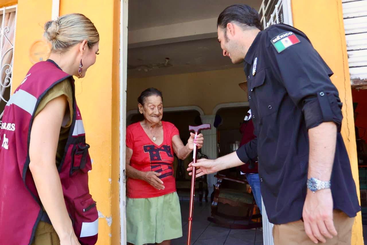 Estrella Palacios y Miguel Torruco recorren Villa Unión por Jornada de la Paz