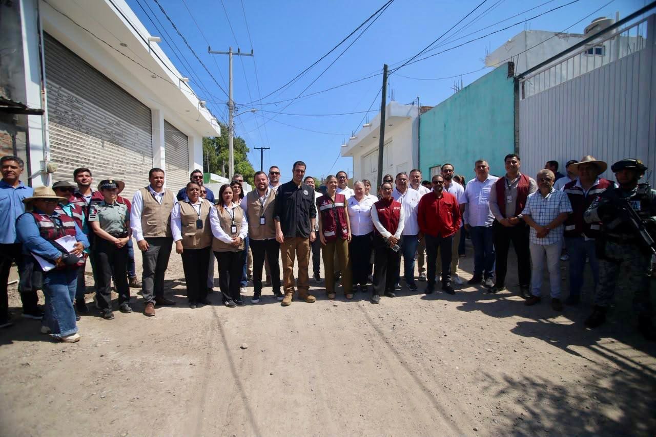 Estrella Palacios y Miguel Torruco recorren Villa Unión por Jornada de la Paz
