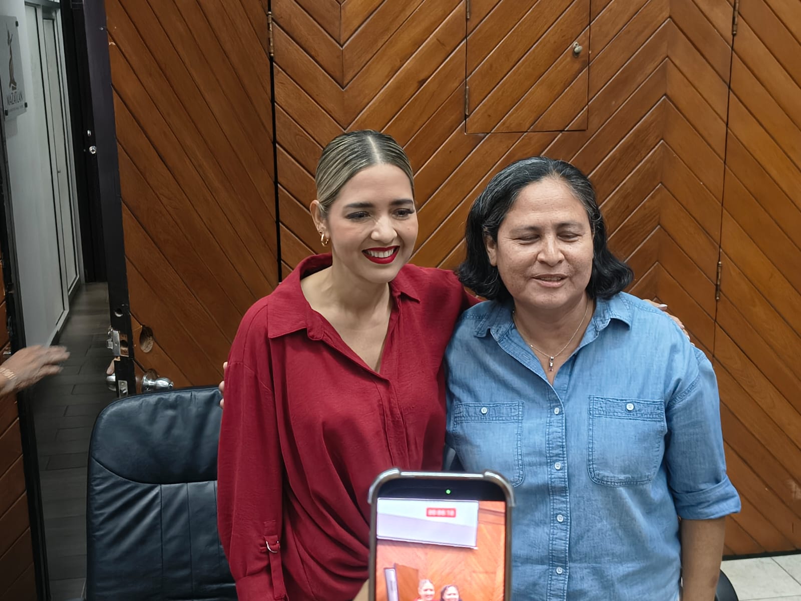 Estrella Palacios y Minerva Osuna
