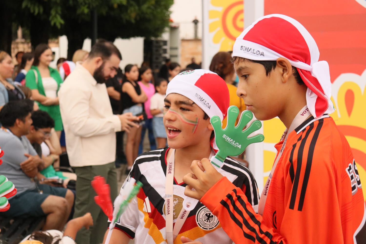 Cosalá se rinde al futbol con deporte, música y regalos, desatan una fiesta familiar inolvidable