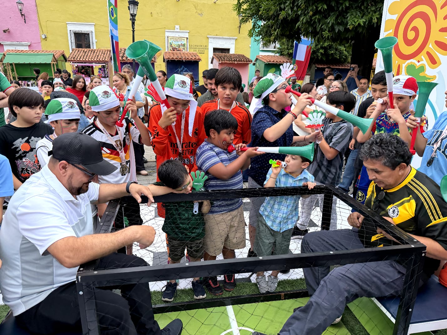 Cosalá se rinde al futbol con deporte, música y regalos, desatan una fiesta familiar inolvidable