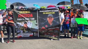 familia de maestros detenidos convoca a nueva manifestacion en mazatlan