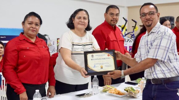 Stasam Mazatlán reconoce la trayectoria de trabajadores durante festejo por el Día del Padre