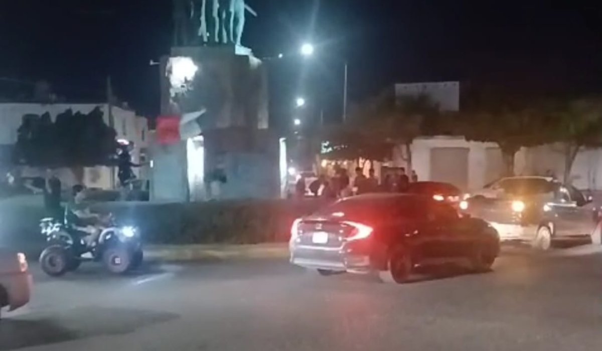 Festejo por el triunfo del "Tri" sobre Ecuador en Guasave
