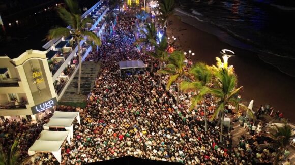 ¡Mazatlán, Sinaloa rompe su marca! Más de 16 mil personas abarrotan Olas Altas en la gran Fiesta del Futbol