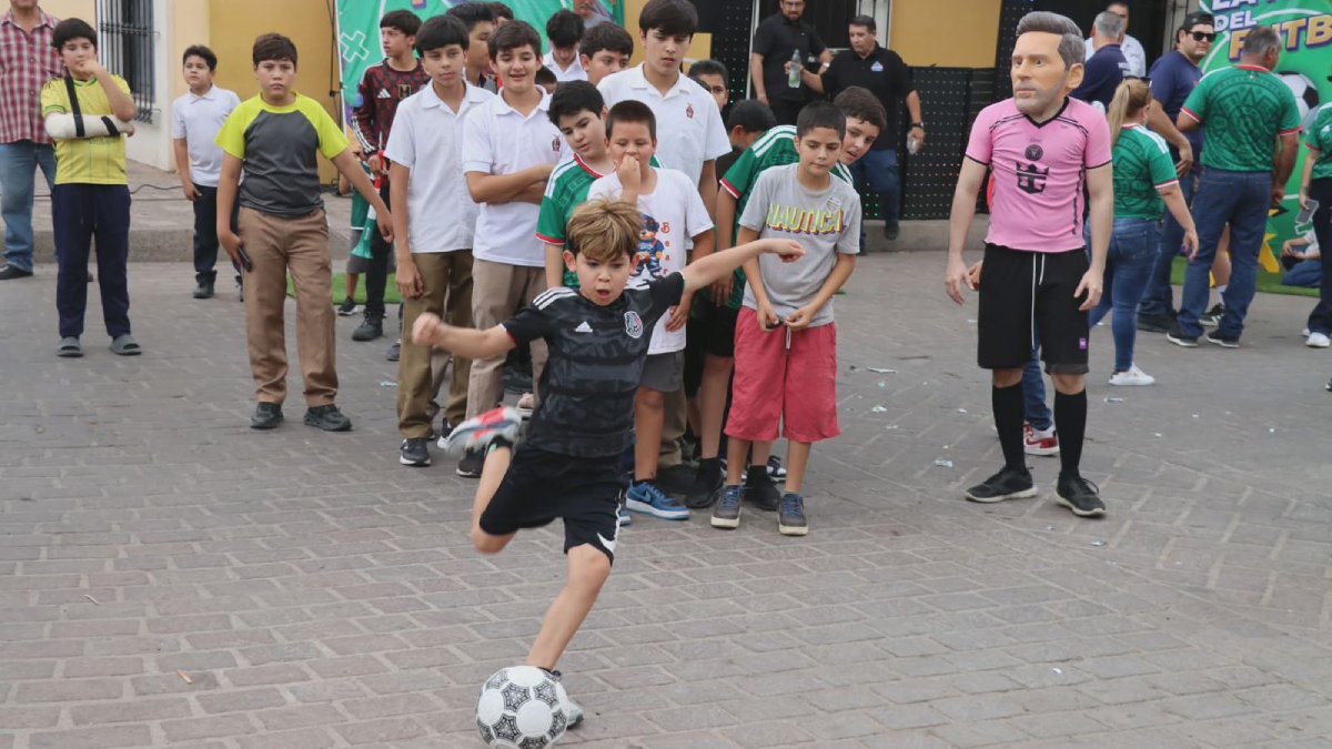 fiestas futboleras impulsan su economia en mazatlan sin