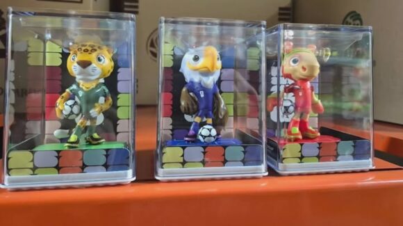 Zayu, Clutch y Maple, mascotas del Mundial 2026, llegaron a Cinépolis ¡en forma de figuras coleccionables!