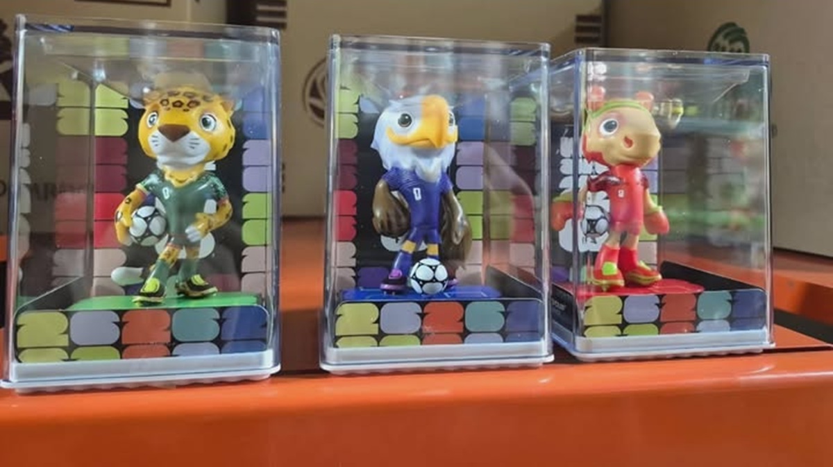 Figuras de las mascotas del Mundial 2026, de venta en Cinépolis