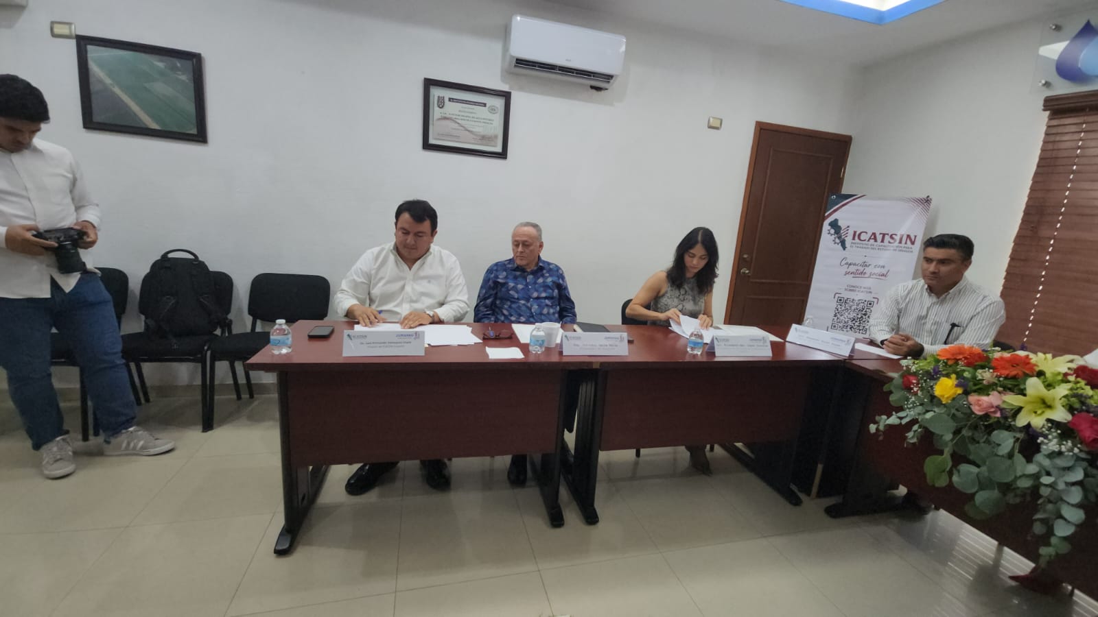 Firman Icatsin y Jumapag convenio