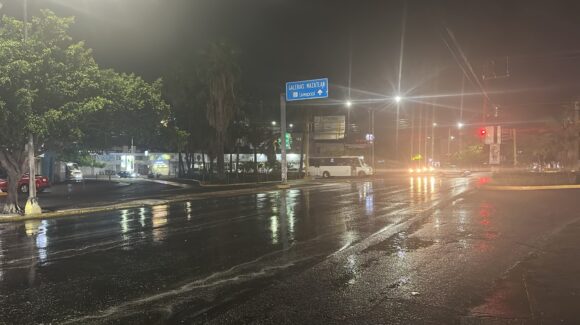 Se registran lluvias dispersas en Mazatlán, Sinaloa; prevén precipitaciones de hasta 25 milímetros