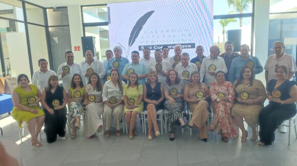Reconocen a comunicadores de Sinaloa con Galardón de Periodismo “Saúl Guevara Nava” en Mazatlán; Marco Valdez de Los Noticieristas es homenajeado
