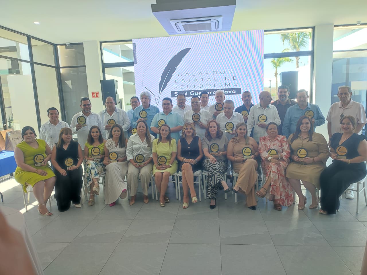 Entregan Galardón Estatal de Periodismo "Saúl Guevara Nava", en Mazatlán