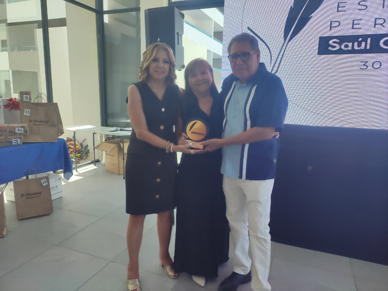 Entregan Galardón Estatal de Periodismo "Saúl Guevara Nava", en Mazatlán