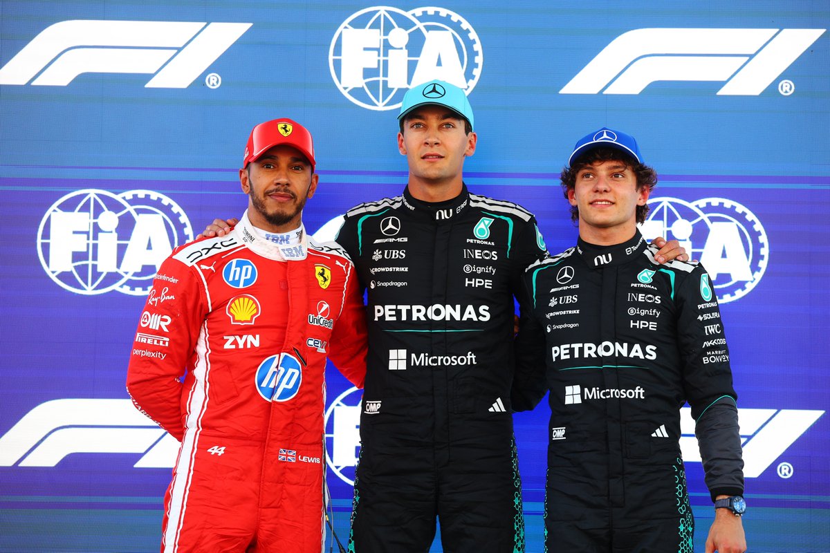 Lewis Hamilton, George Russelle y Kimi Antonelli