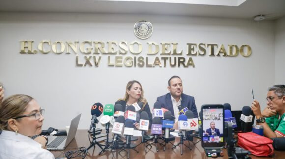 “Por supuesto que tenemos miedo en la oposición”: GPPAN tras aparición de corona fúnebre en domicilio de diputada Paola Gárate