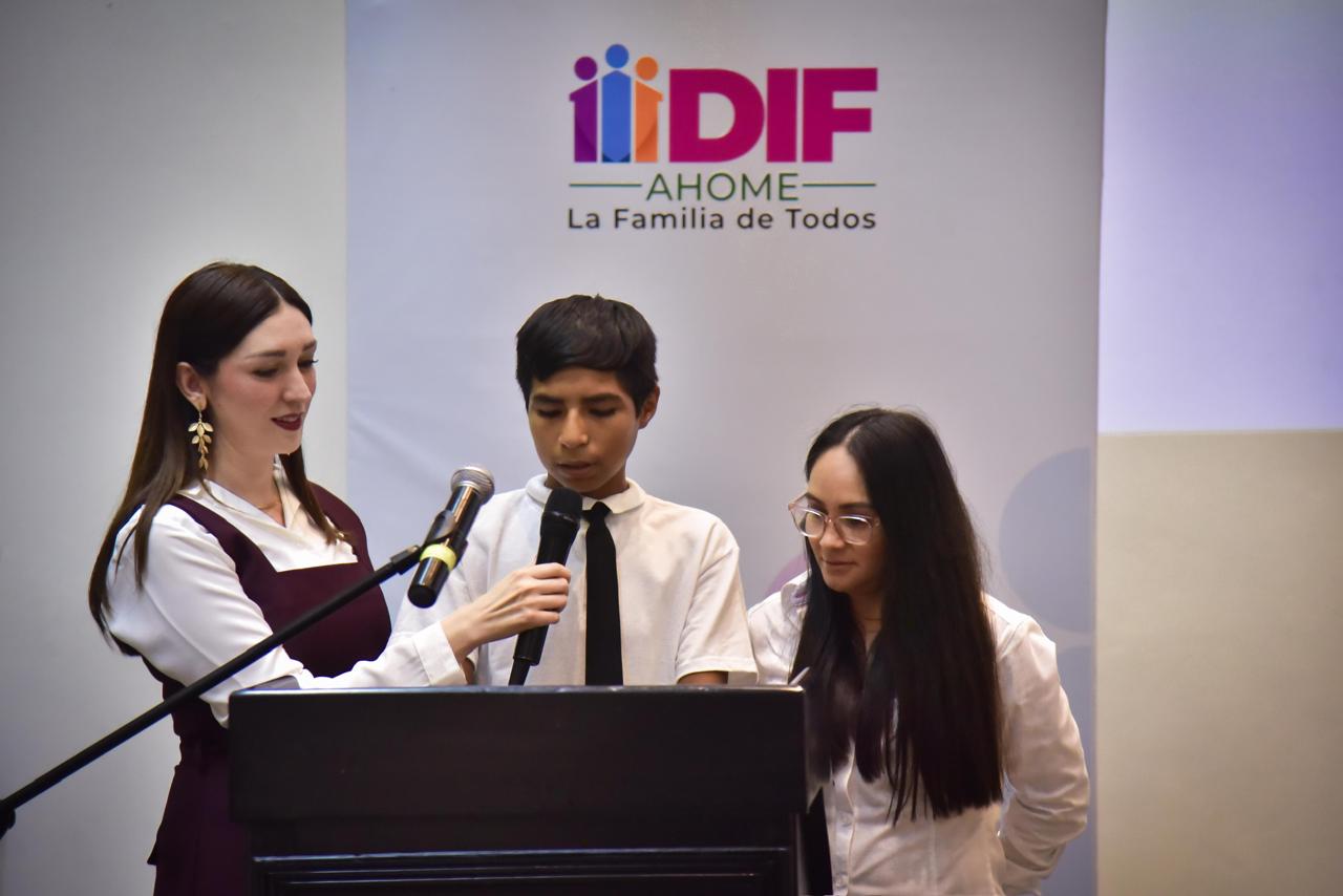 Clausura de cursos y entrega de documentos alumnos que concluyeron sus estudios de alfabetización, primaria y secundaria