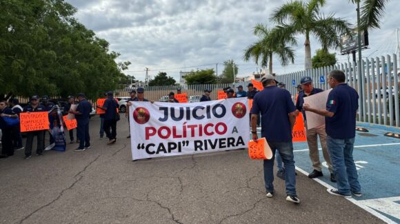 Guerreros Azules solicitan juicio político contra Alberto “El Capi” Rivera, alcalde de Angostura; llevan documento al Congreso