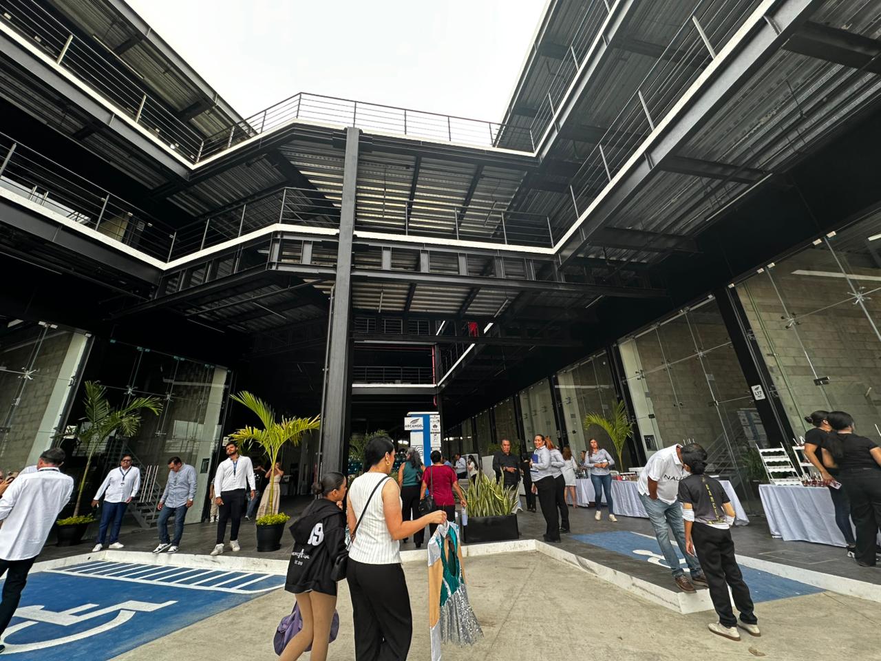 Hersa Corporativo inaugura Plaza Arcángel en Mazatlán