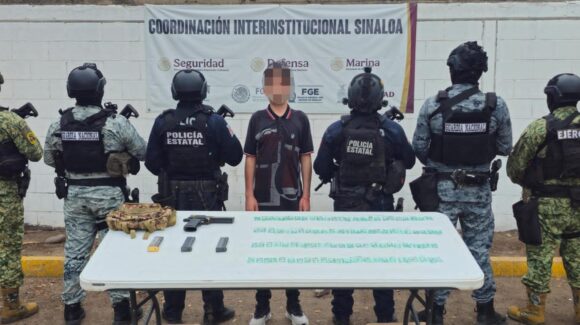 Fuerzas de seguridad detienen a un civil armado y con presunta droga en Culiacán, Sinaloa