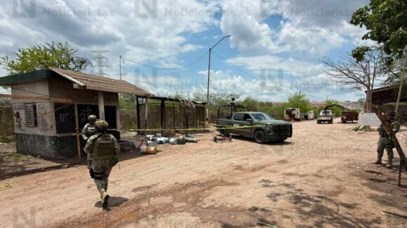 Ejecutan a balazos a un hombre en bicicleta en la entrada del basurón municipal al norte de Culiacán, Sinaloa