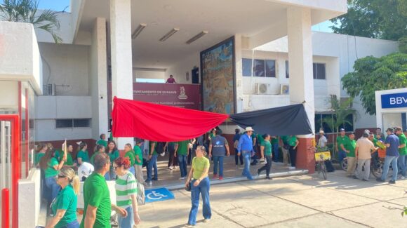 “Vulnera nuestro contrato” justifica Stashag estallamiento a huelga; instalan casas de campaña
