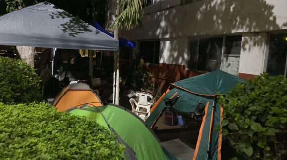 Stashag pasará la noche en el Ayuntamiento de Guasave, Sinaloa; confían en lograr un acuerdo este martes
