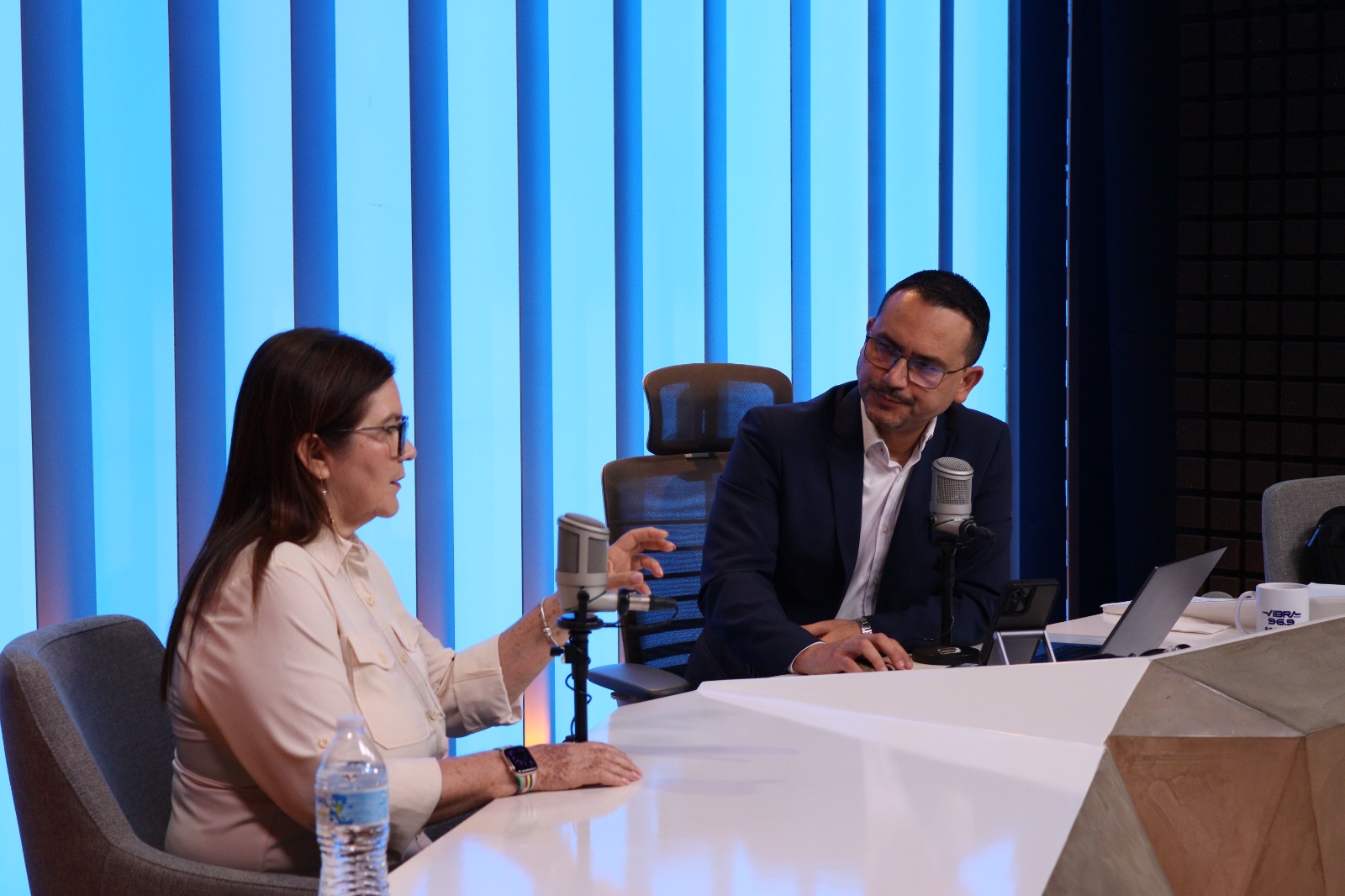 Imelda Castro en entrevista con Omar de la Rocha en Los Noticieristas