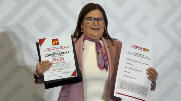 ¡Fue la primera! Imelda Castro llega con porra y se registra primero en el proceso interno de Morena