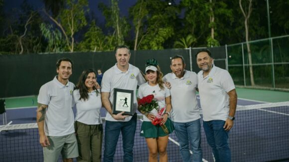 Inauguran cancha de tenis en nombre de la destacada deportista Monserrat Montaño en Culiacán