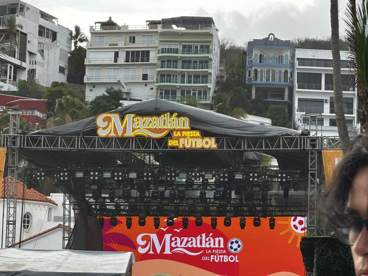 Inauguran Mazatlán, La fiesta del futbol