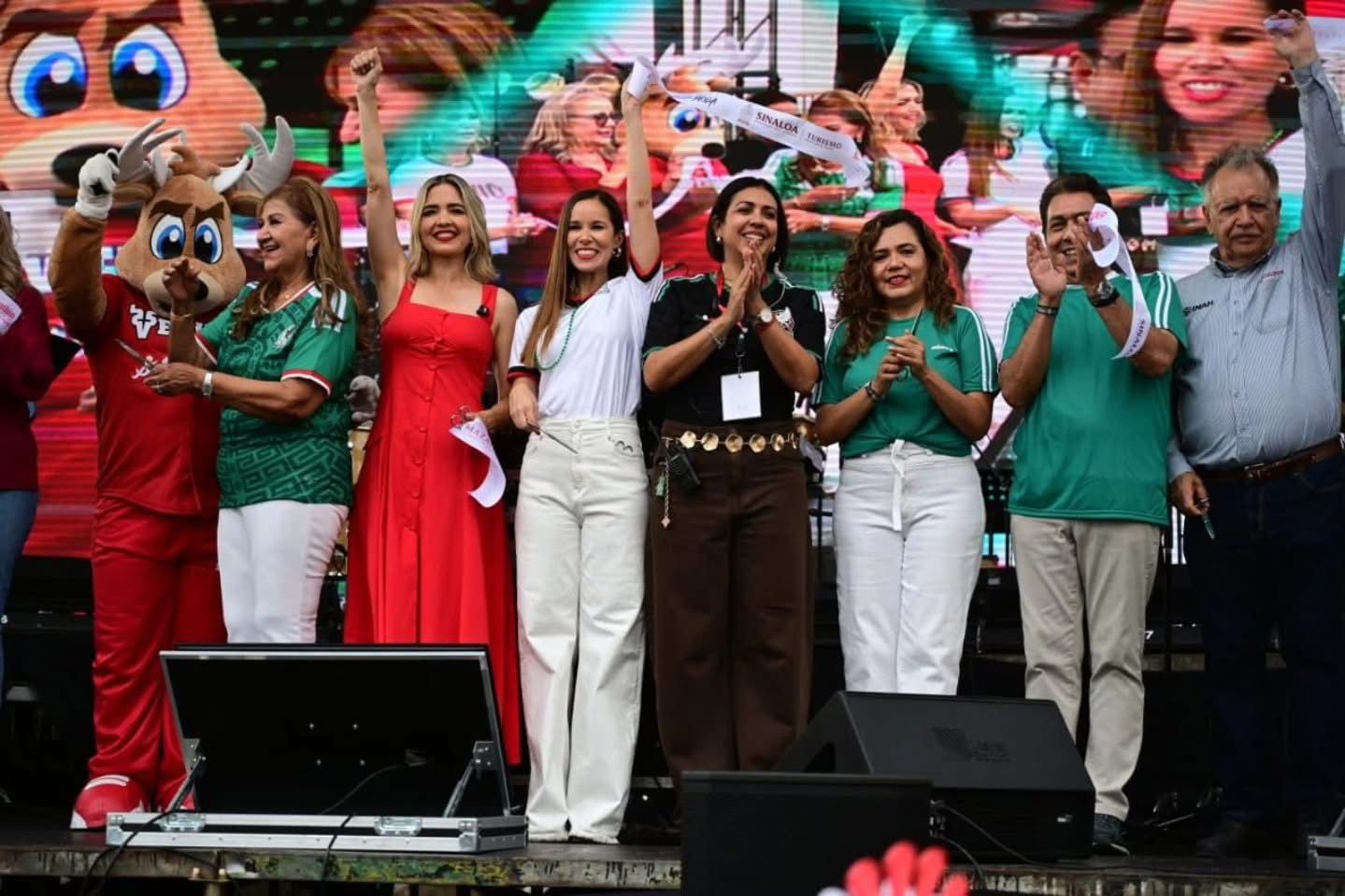 Inauguran Mazatlán, La fiesta del futbol