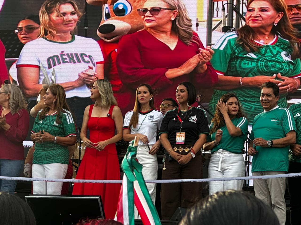 Inauguran Mazatlán, La fiesta del futbol