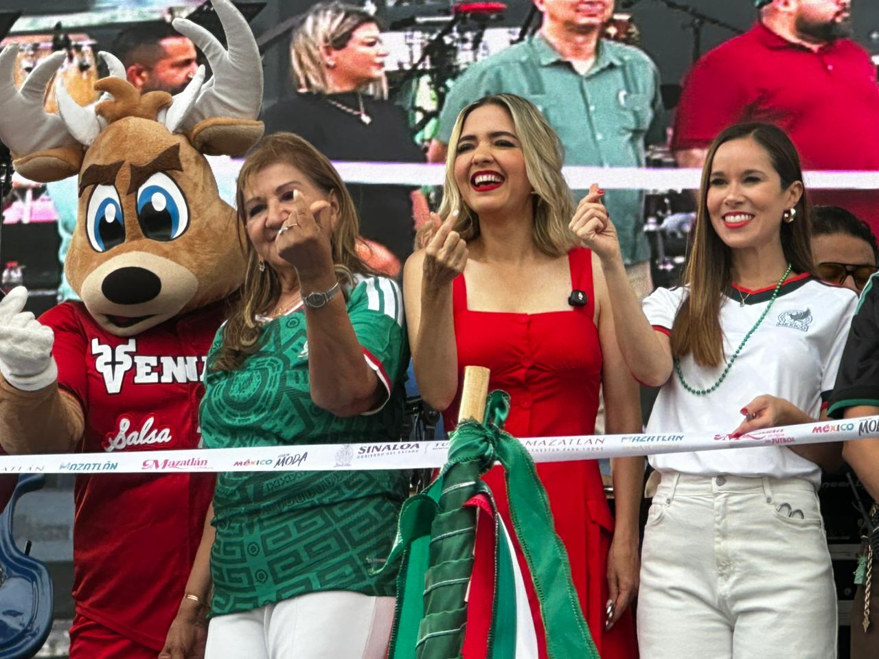 Inauguran Mazatlán, La fiesta del futbol