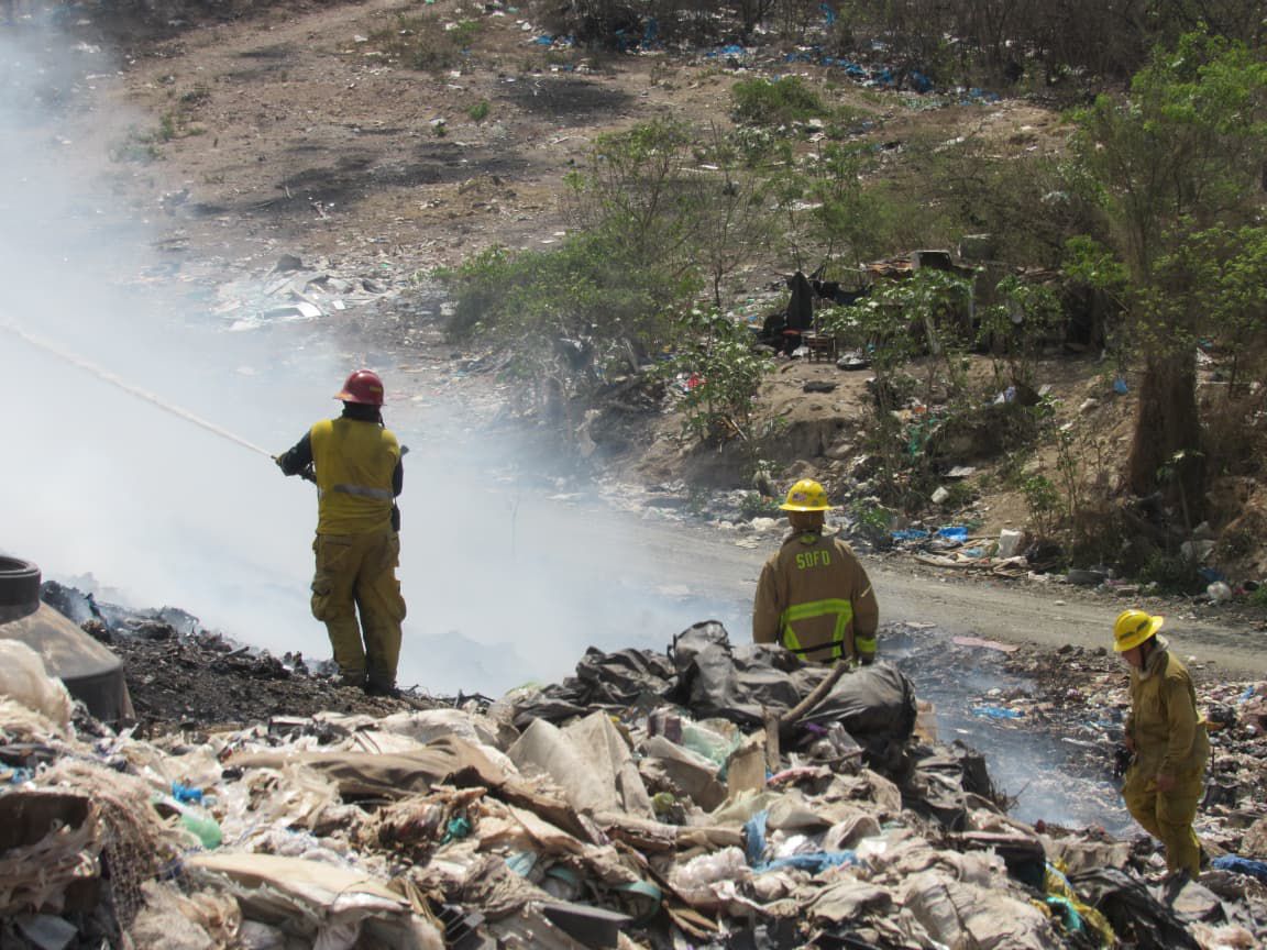 Incendio en basurón municipal de Mazatlán