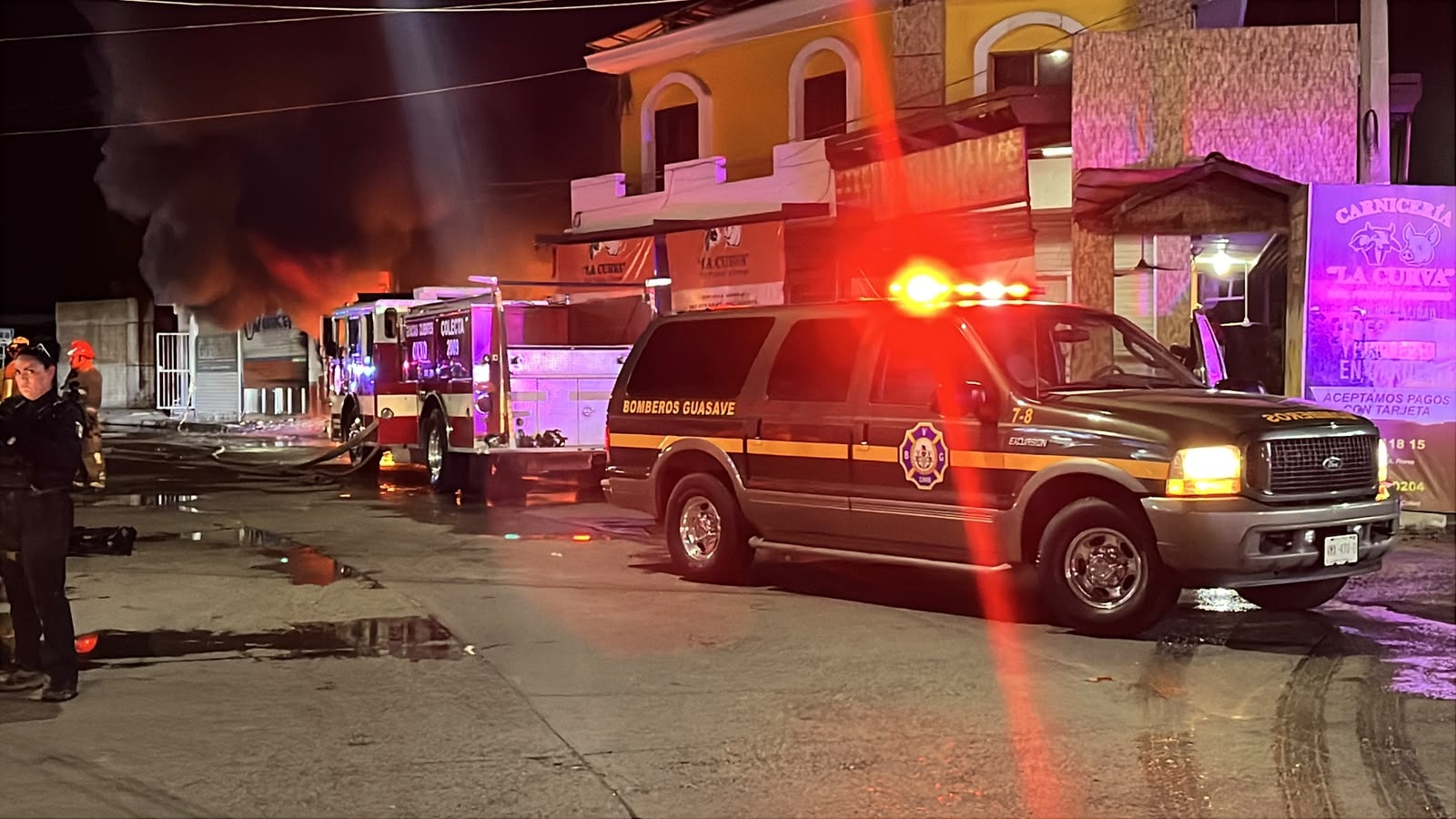 Incendio en ferretería de Guasave, Sinaloa