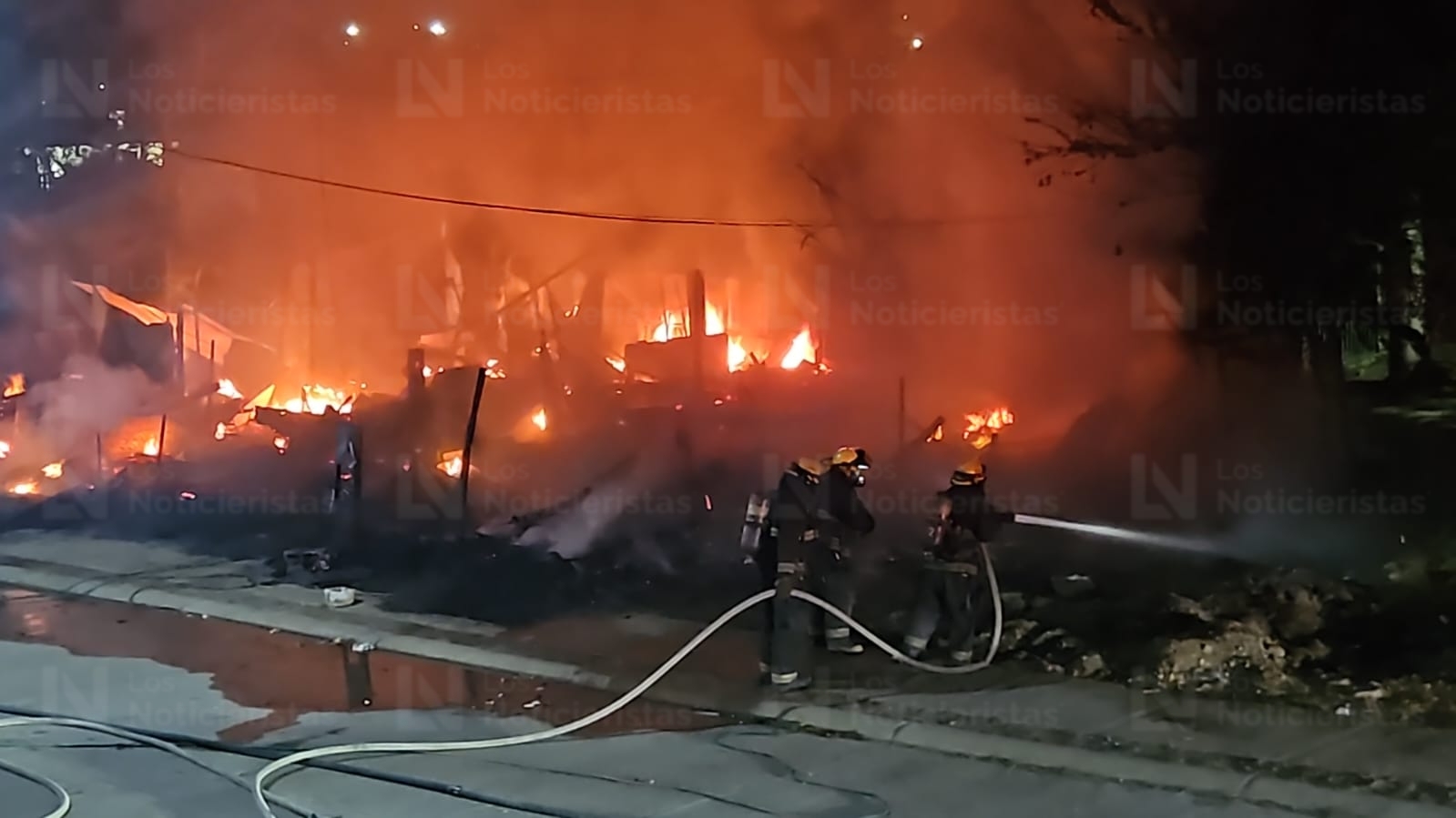 Se registra incendio en zona de invasiones de San Isidro, en Culiacán