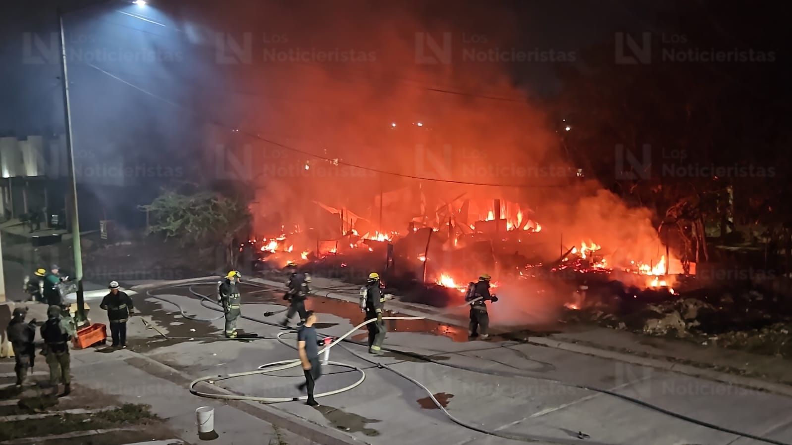 Se registra incendio en zona de invasiones de San Isidro, en Culiacán