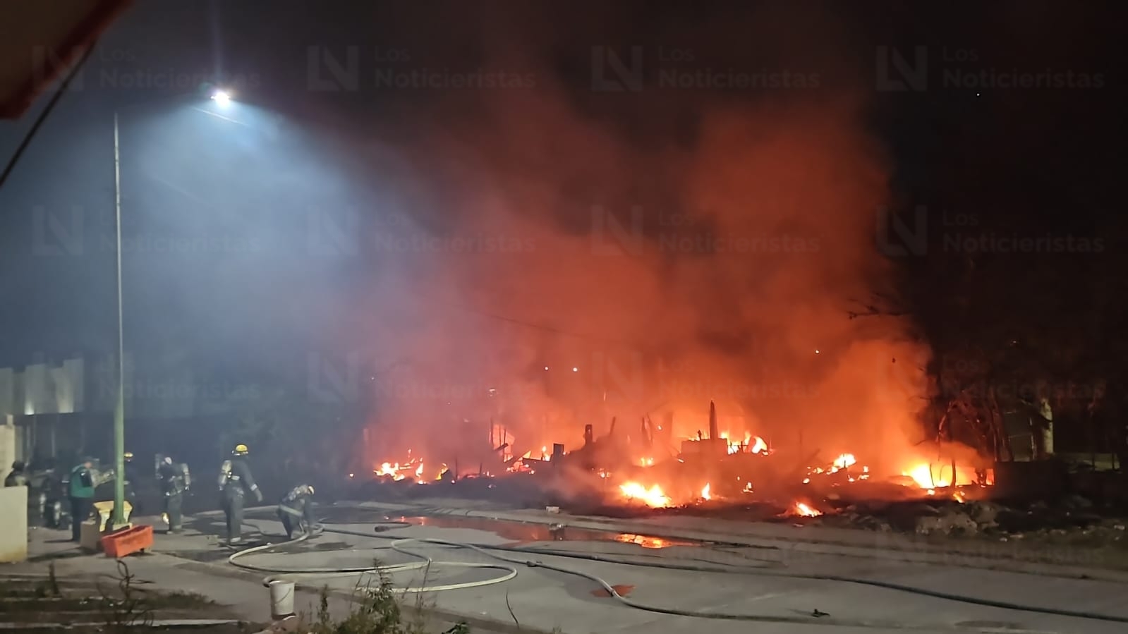 Se registra incendio en zona de invasiones de San Isidro, en Culiacán